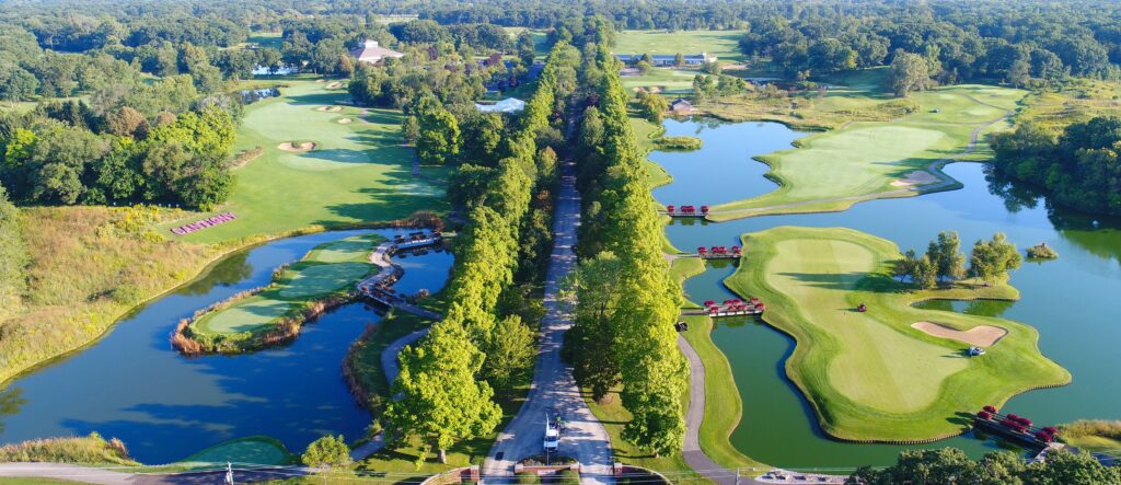 Cantigny Golf main drive.